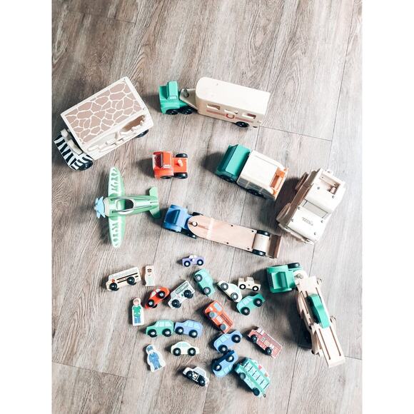 Huge Lot 40pc Wooden Toy Cars Plane Trucks melissa and doug - Picture 8 of 8